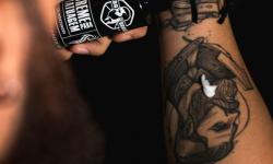 Tatuagem movimenta mercado masculino de cosméticos no Brasil
